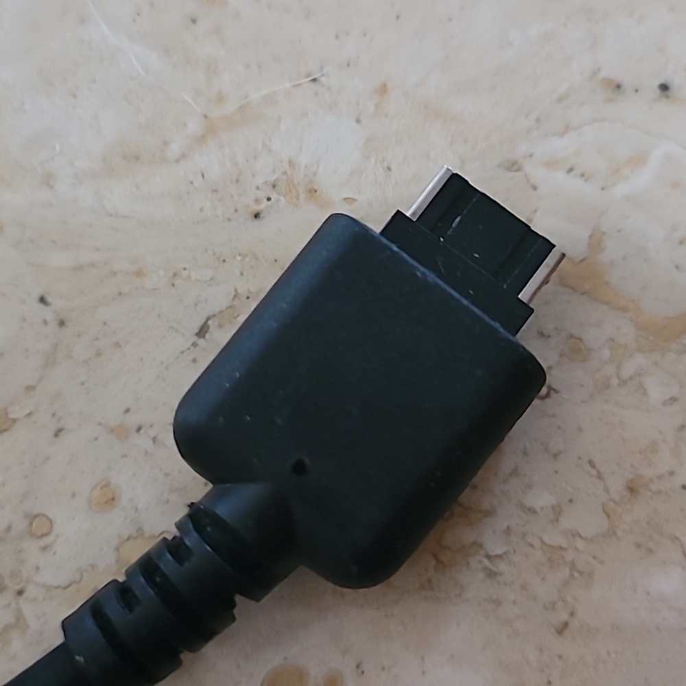 Verizon Car Charger - Picture 5 of 12